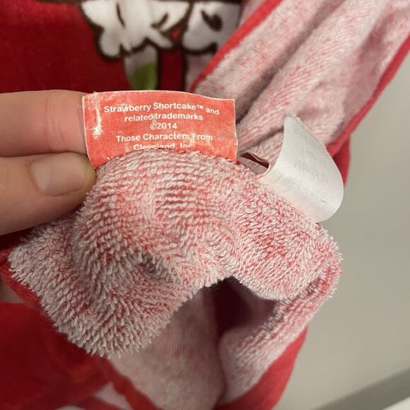 Strawberry Shortcake Bath Beach Towel Hooded Cotton Size 4/7 Y2K - Picture 3 of 5